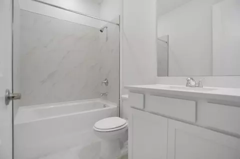 Bath - 7418 Sea Manatee St, Parrish, FL 34219 photo 1 of 4
