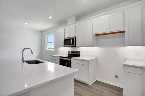 Kitchen - 7418 Sea Manatee St, Parrish, FL 34219 photo 1 of 6