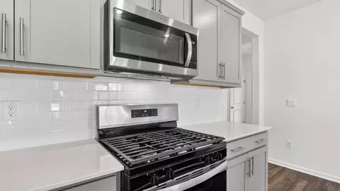 Kitchen - 910 Comice Pear Way, Willow Spring, NC 27592 photo 3 of 8