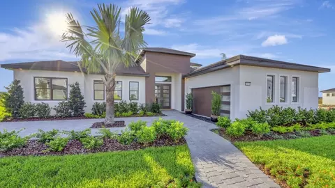 Exterior - 8308 Golden Beach Ct, Parrish, FL 34219 photo 5 of 19