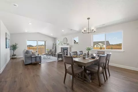 Dining - 61797 SE Camellia St, Bend, OR 97702 photo 3 of 5