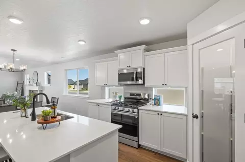 Kitchen - 61797 SE Camellia St, Bend, OR 97702 photo 6 of 17