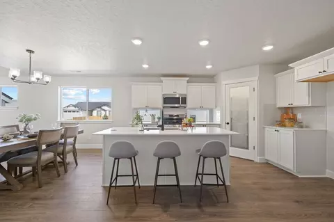 Kitchen - 61797 SE Camellia St, Bend, OR 97702 photo 8 of 17