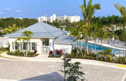 Exterior - 155 Seagrape Ln, Tequesta, FL 33469 photo 10 of 13