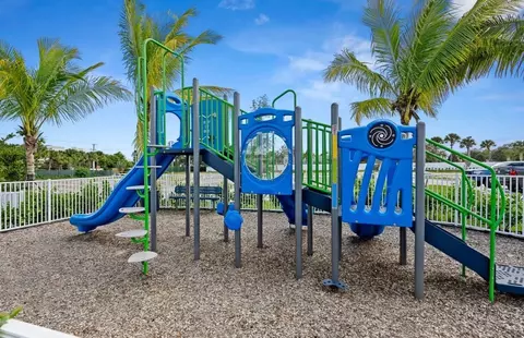 View/Area - 155 Seagrape Ln, Tequesta, FL 33469 photo 5 of 6