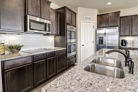 Kitchen - 8190 Lemon Grass Rd, Peyton, CO 80831 photo 2 of 4