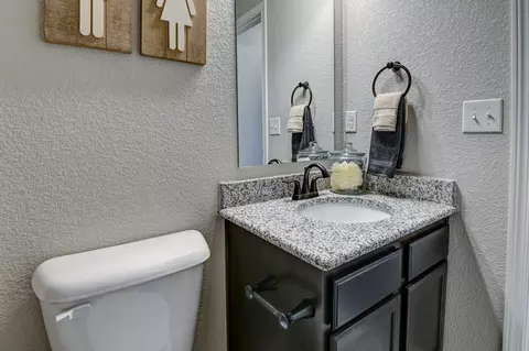 Bath - 8190 Lemon Grass Rd, Peyton, CO 80831 photo 5 of 6
