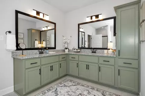 Bath - Hickory Cove Way, Gurley, AL 35748 photo 1 of 3