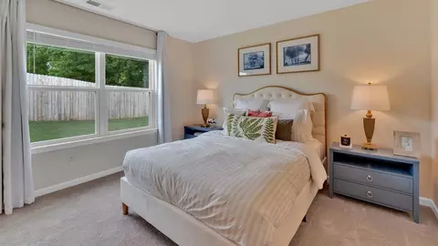 Bedroom - 1002 Persimmon Holw, Greeneville, TN 37745 photo 7 of 10