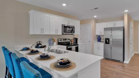 Kitchen - 1002 Persimmon Holw, Greeneville, TN 37745 photo 3 of 4