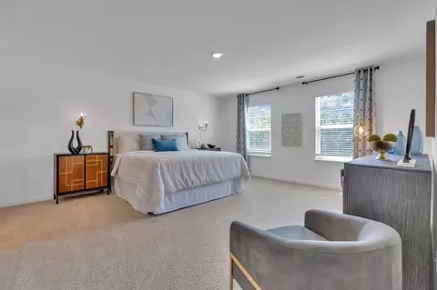 Bedroom - 1002 Persimmon Holw, Greeneville, TN 37745 photo 1 of 10
