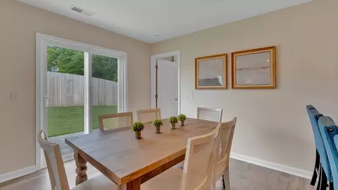 Dining - 1002 Persimmon Holw, Greeneville, TN 37745 photo 3 of 3