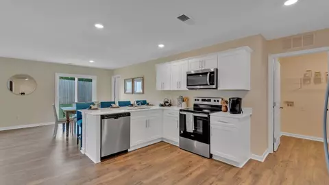 Kitchen - 1002 Persimmon Holw, Greeneville, TN 37745 photo 4 of 4