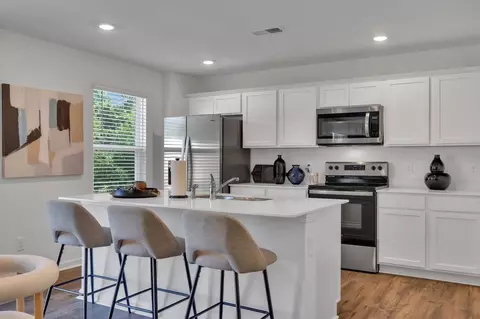 Kitchen - 1002 Persimmon Holw, Greeneville, TN 37745 photo 2 of 4