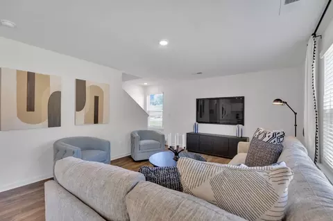 Living - 1002 Persimmon Holw, Greeneville, TN 37745 photo 1 of 3