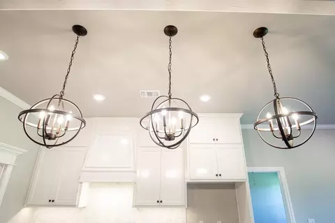 Kitchen - 932 Hydrangea Way, Edmond, OK 73034 photo 3 of 11
