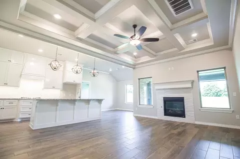 Living - 932 Hydrangea Way, Edmond, OK 73034 photo 2 of 14