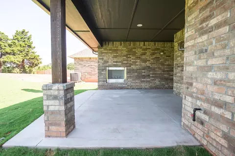 Exterior - 932 Hydrangea Way, Edmond, OK 73034 photo 20 of 27
