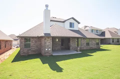 Exterior - 932 Hydrangea Way, Edmond, OK 73034 photo 21 of 27