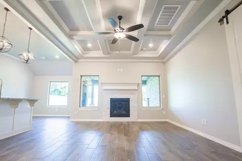Living - 932 Hydrangea Way, Edmond, OK 73034 photo 3 of 14