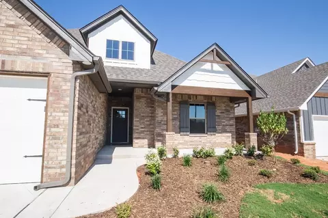Exterior - 932 Hydrangea Way, Edmond, OK 73034 photo 5 of 27