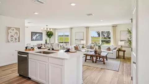 Kitchen - 2161 NE 28th Pl, Ocala, FL 34470 photo 1 of 7