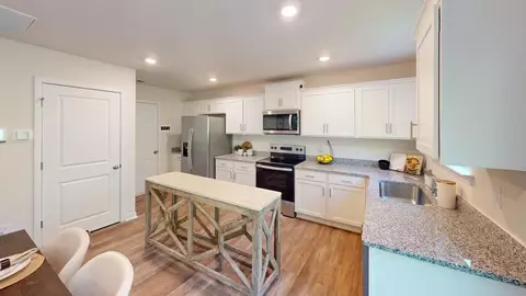 Kitchen - 3013 Ryelands Pl, Lancaster, SC 29720 photo 2 of 8