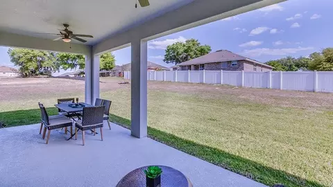 Exterior - 10422 Charlotte Dr, Parrish, FL 34219 photo 7 of 11