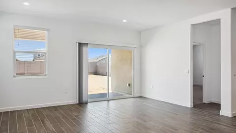 Living - 2912 W Stearn Ave, Apache Junction, AZ 85120 photo 3 of 6