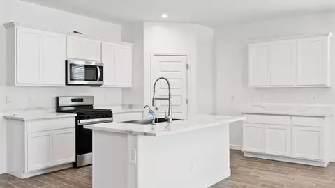 Kitchen - 2912 W Stearn Ave, Apache Junction, AZ 85120 photo 1 of 10