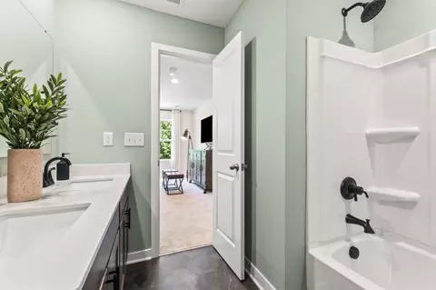 Entry Way - 10 Pleasant Hill Blvd, Franklin, OH 45005 photo 11 of 11