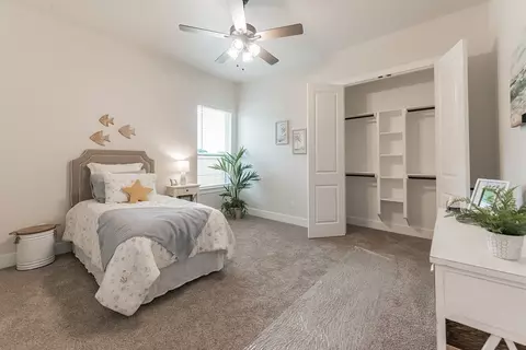 Bedroom - 718 Eagle Hts, Salado, TX 76571 photo 4 of 5