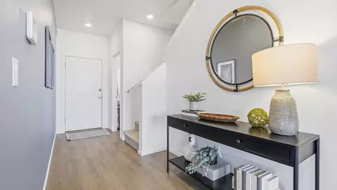 Entry Way - 6415 Polar Dr, Pasco, WA 99301 photo 2 of 3