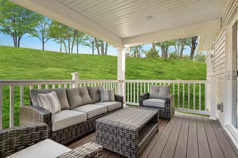 Exterior - 6110 Orchard Meadow Dr, Elyria, OH 44035 photo 6 of 7