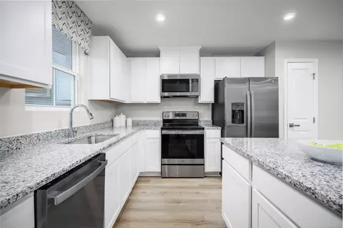 Kitchen - 6110 Orchard Meadow Dr, Elyria, OH 44035 photo 2 of 4