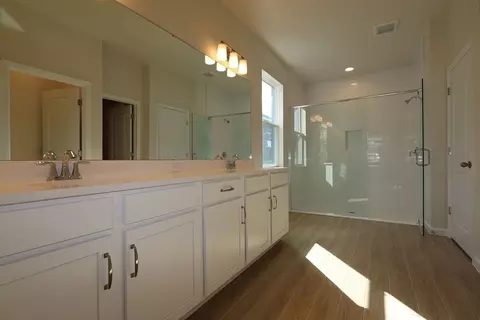 Bath - 2737 Laughing Gull Ln, Saint Cloud, FL 34773 photo 1 of 2