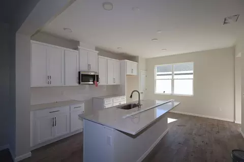 Kitchen - 1349 Hyde St, Saint Cloud, FL 34771 photo 5 of 11
