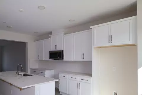 Kitchen - 1349 Hyde St, Saint Cloud, FL 34771 photo 7 of 11