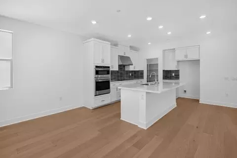 Kitchen - 475 Citrus Oak Rd, Glendora, CA 91740 photo 2 of 2