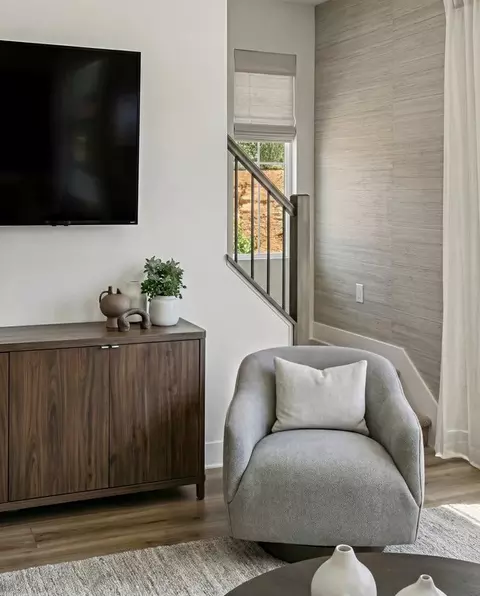 Living - 742 Miravar Pl, Vista, CA 92081 photo 2 of 7
