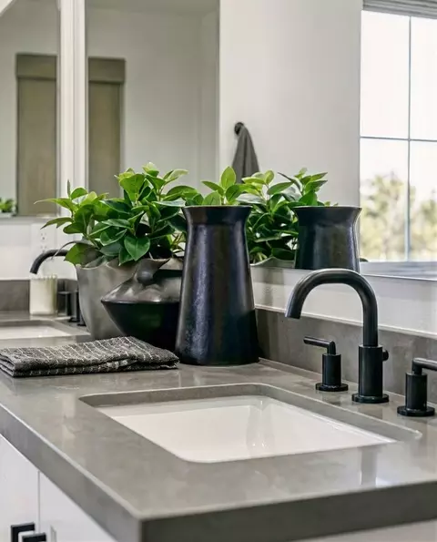 Bath - 742 Miravar Pl, Vista, CA 92081 photo 1 of 6