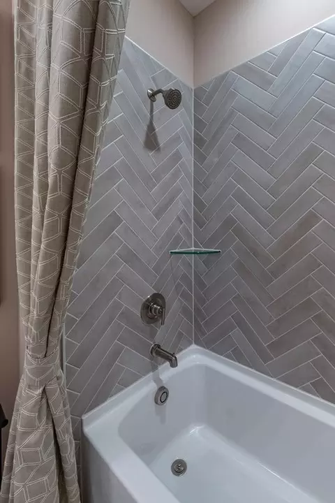Bath - 5989 Ali Grace Dr, Saint Cloud, FL 34771 photo 5 of 10