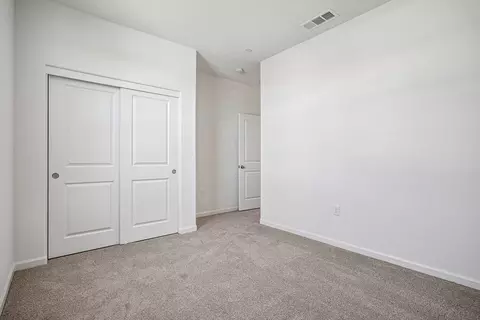 Bedroom - 2604 Redtail Hawk Rd, Modesto, CA 95357 photo 4 of 6