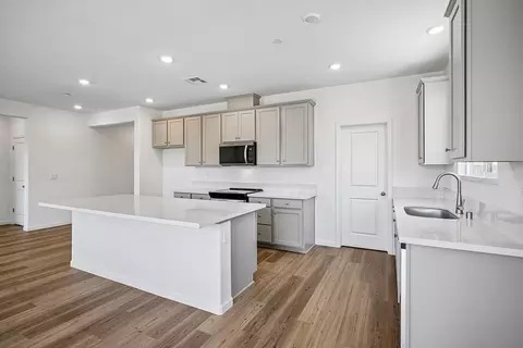 Kitchen - 2604 Redtail Hawk Rd, Modesto, CA 95357 photo 1 of 1