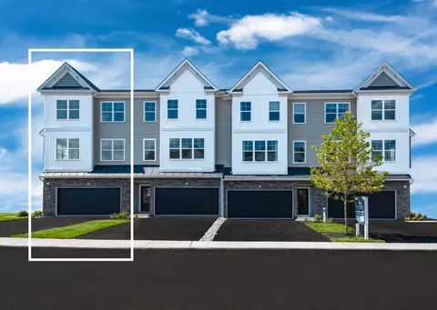 5 Warren Dr, Chalfont, PA 18914
