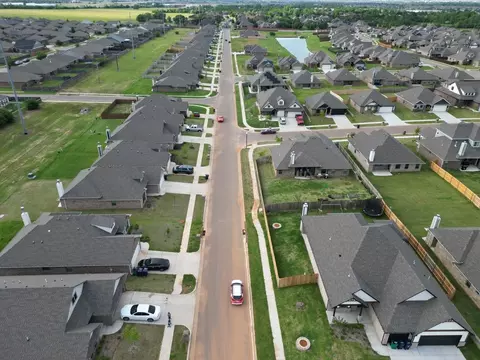 View/Area - 9324 Poppey Pl, Yukon, OK 73099 photo 14 of 25