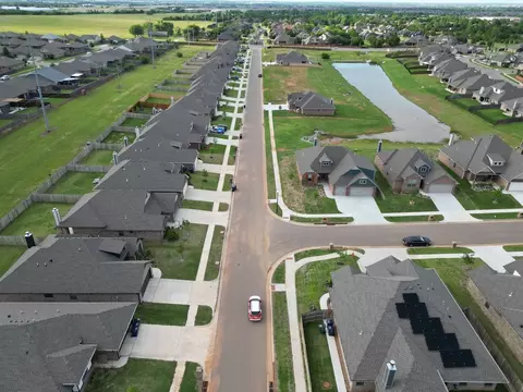 View/Area - 9324 Poppey Pl, Yukon, OK 73099 photo 15 of 25