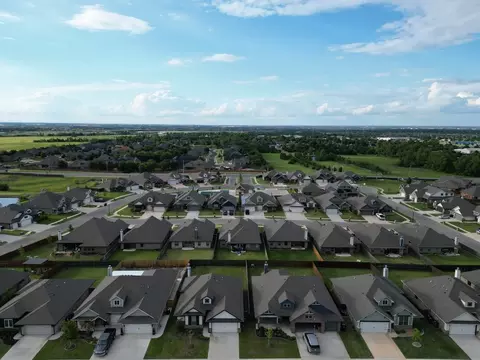 View/Area - 9324 Poppey Pl, Yukon, OK 73099 photo 24 of 25