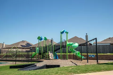View/Area - 9324 Poppey Pl, Yukon, OK 73099 photo 6 of 25