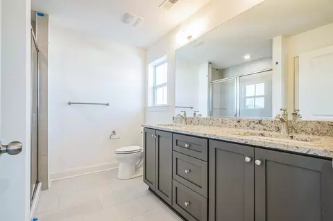 Bath - 306 S Ridge Ave, Middletown, DE 19709 photo 2 of 5